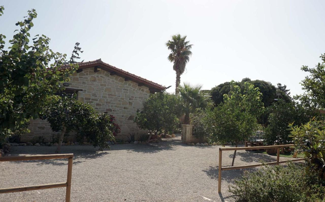 Studio Panagiota - Oasis Holiday Houses Kokkinos Pyrgos Eksteriør bilde