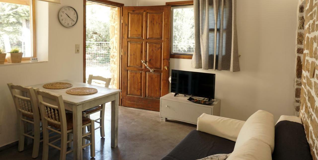 Studio Panagiota - Oasis Holiday Houses Kokkinos Pyrgos Eksteriør bilde