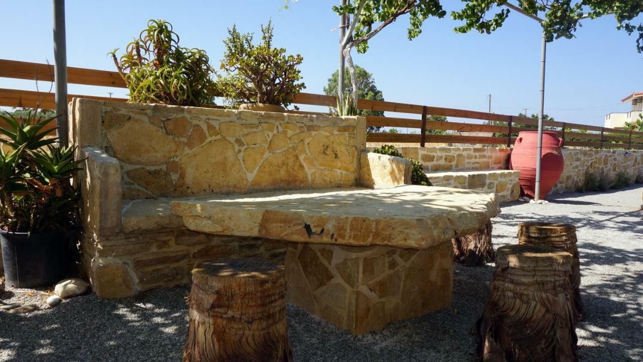 Studio Panagiota - Oasis Holiday Houses Kokkinos Pyrgos Eksteriør bilde