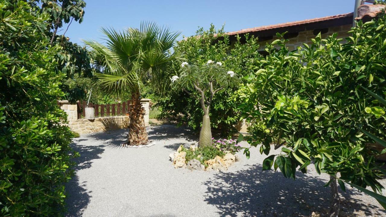 Studio Panagiota - Oasis Holiday Houses Kokkinos Pyrgos Eksteriør bilde